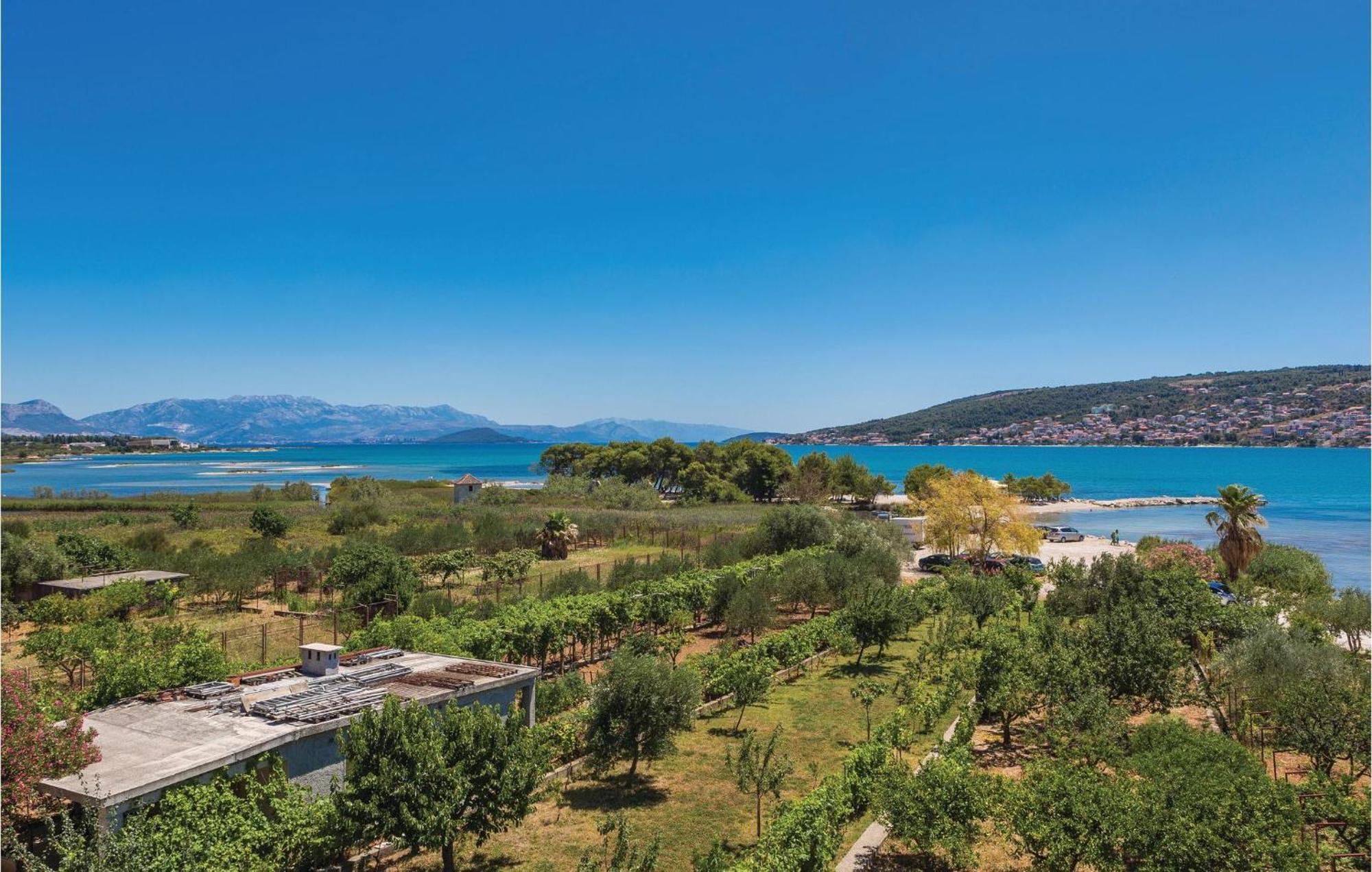 3 Bedroom Gorgeous Apartment In Trogir Exterior photo