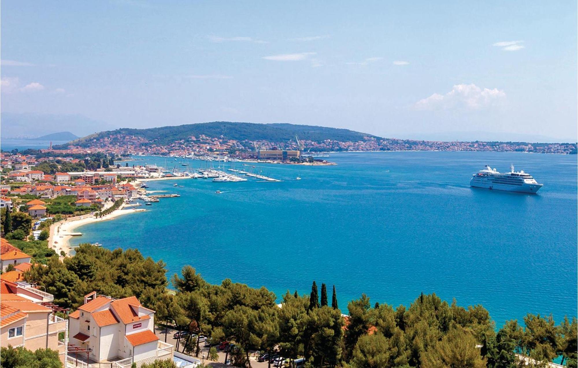 3 Bedroom Gorgeous Apartment In Trogir Exterior photo