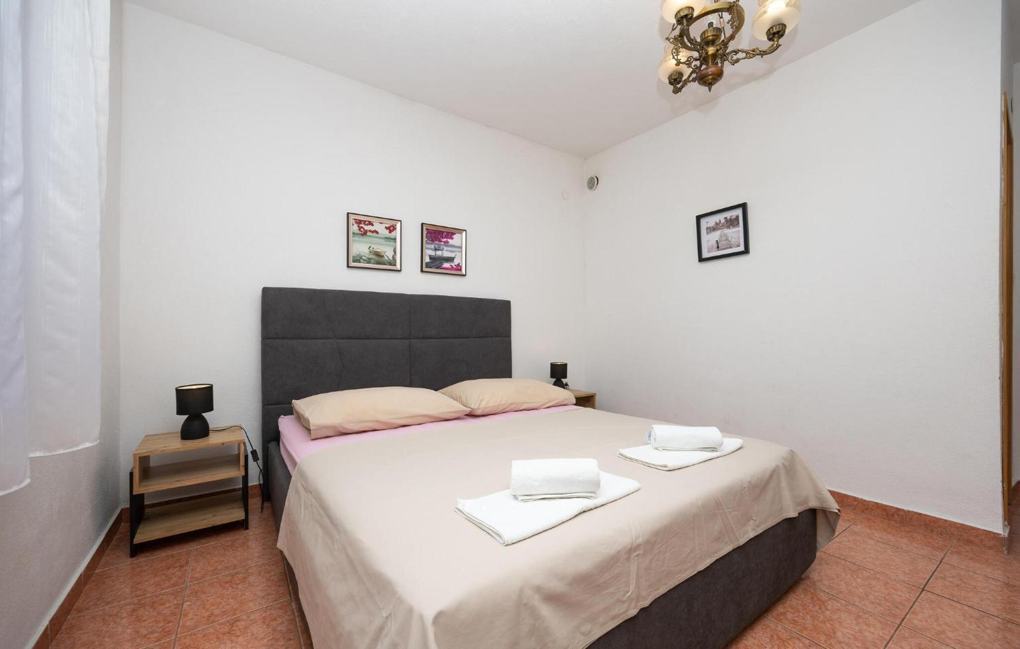 3 Bedroom Gorgeous Apartment In Trogir Exterior photo